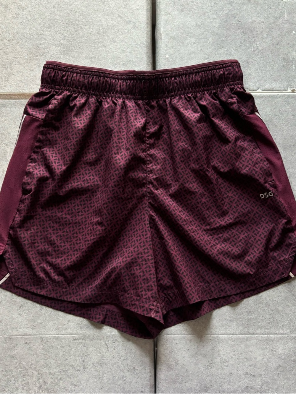 DSG Athletic Fit 5” Inseam Mens Stride Run purple Shorts Size Small